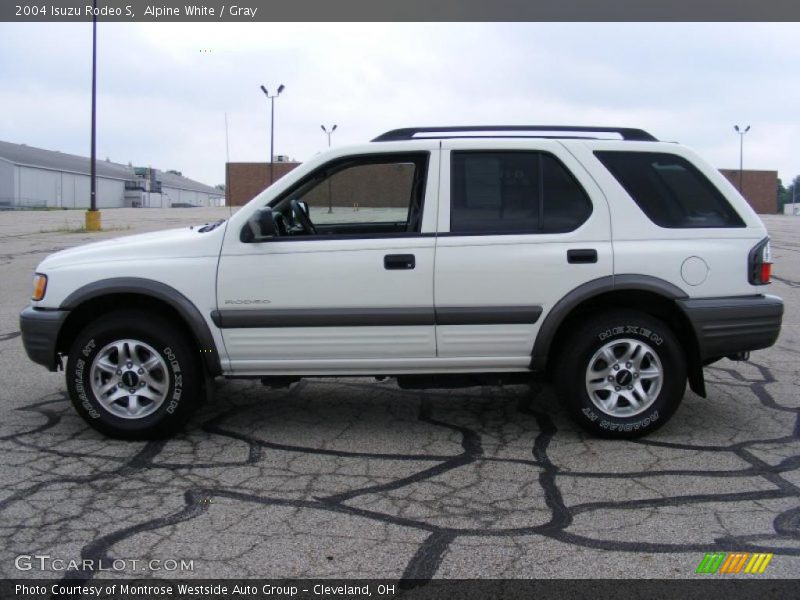 Alpine White / Gray 2004 Isuzu Rodeo S