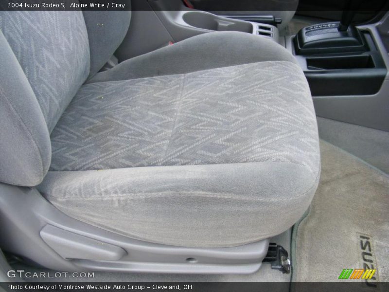 Alpine White / Gray 2004 Isuzu Rodeo S
