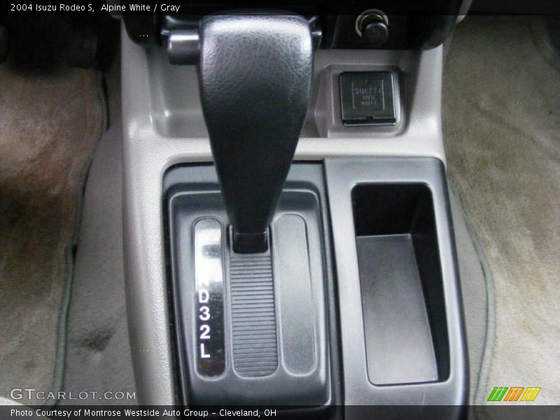 Alpine White / Gray 2004 Isuzu Rodeo S