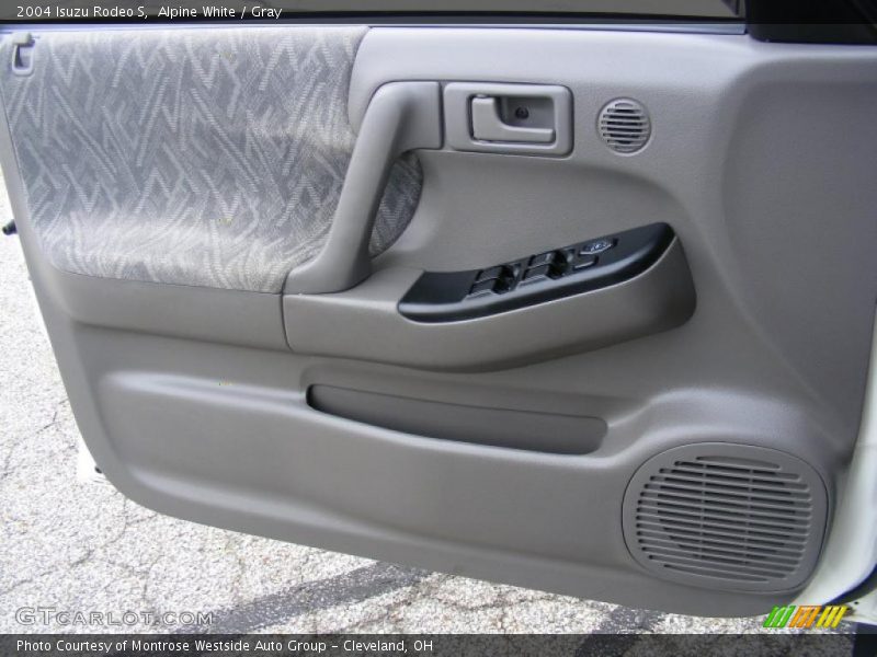 Alpine White / Gray 2004 Isuzu Rodeo S