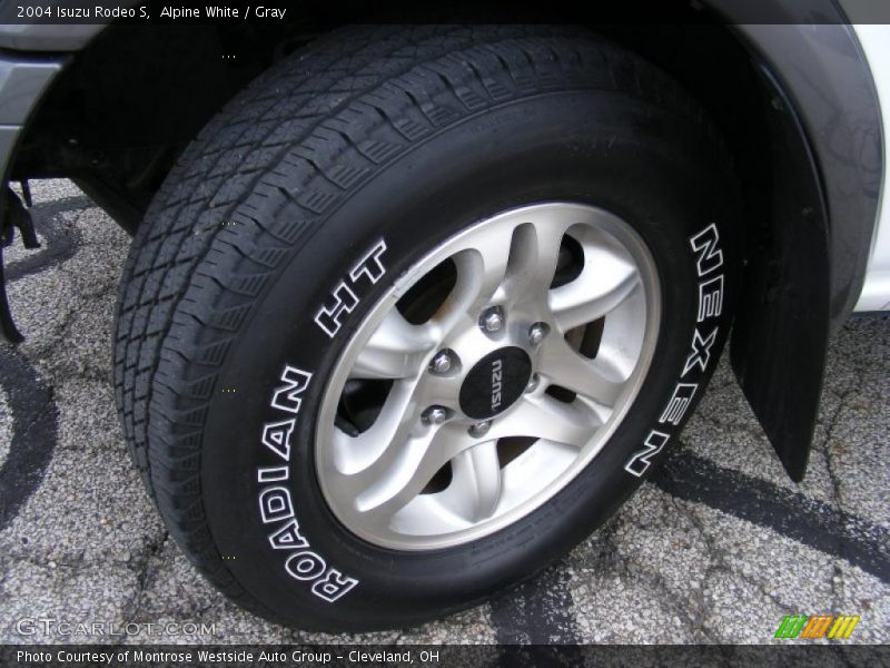 Alpine White / Gray 2004 Isuzu Rodeo S