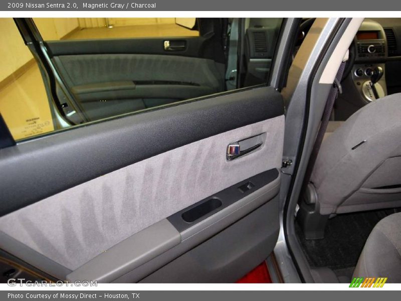 Magnetic Gray / Charcoal 2009 Nissan Sentra 2.0