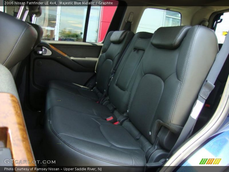 Majestic Blue Metallic / Graphite 2006 Nissan Pathfinder LE 4x4