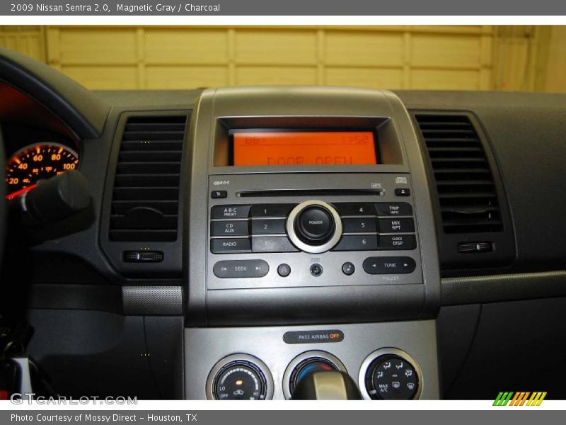 Magnetic Gray / Charcoal 2009 Nissan Sentra 2.0