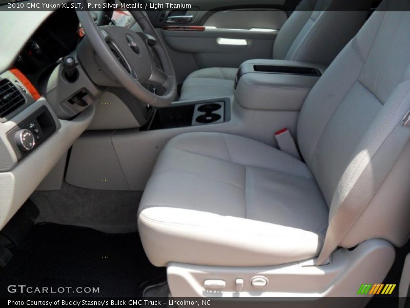 Pure Silver Metallic / Light Titanium 2010 GMC Yukon XL SLT