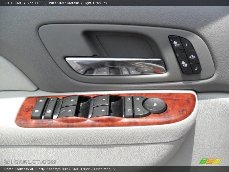 Pure Silver Metallic / Light Titanium 2010 GMC Yukon XL SLT