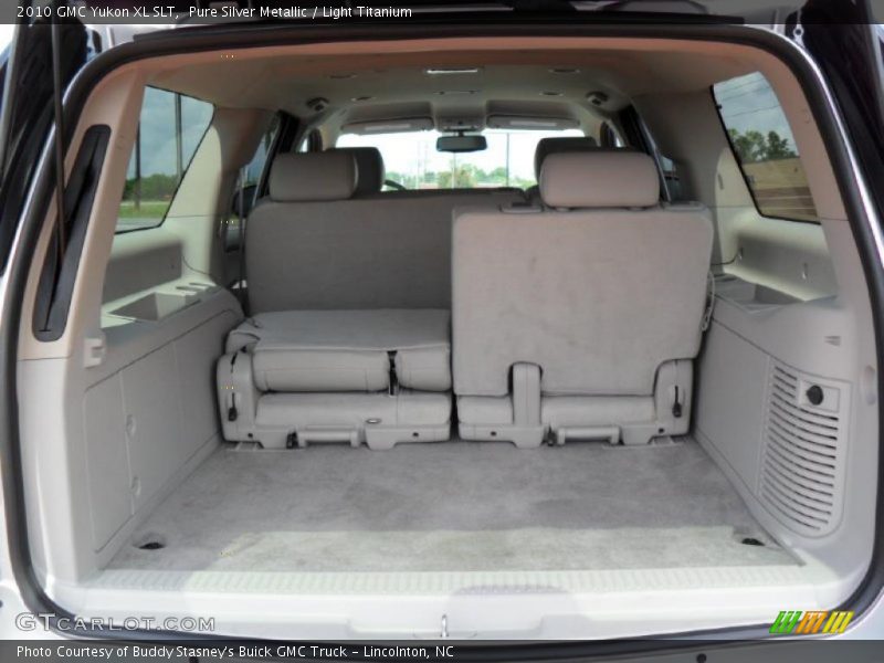Pure Silver Metallic / Light Titanium 2010 GMC Yukon XL SLT