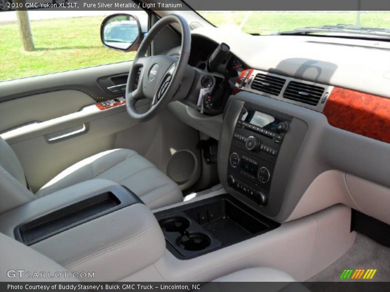 Pure Silver Metallic / Light Titanium 2010 GMC Yukon XL SLT