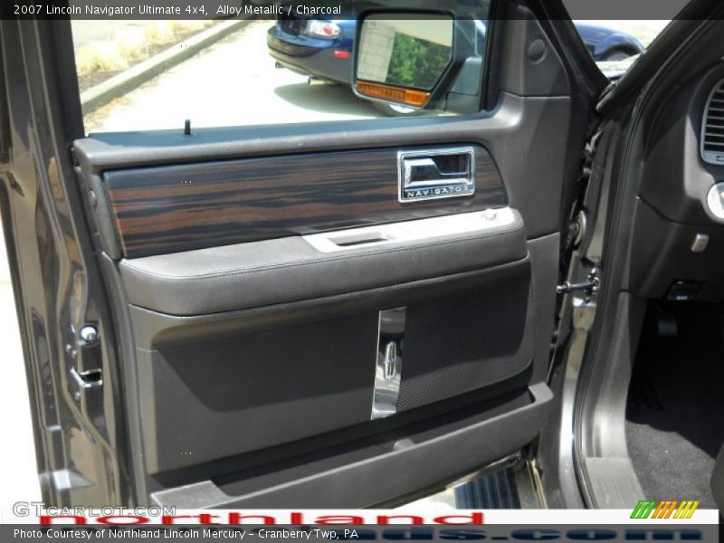 Alloy Metallic / Charcoal 2007 Lincoln Navigator Ultimate 4x4