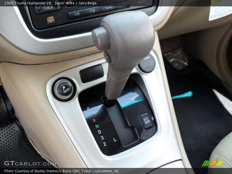 Super White / Ivory Beige 2006 Toyota Highlander V6