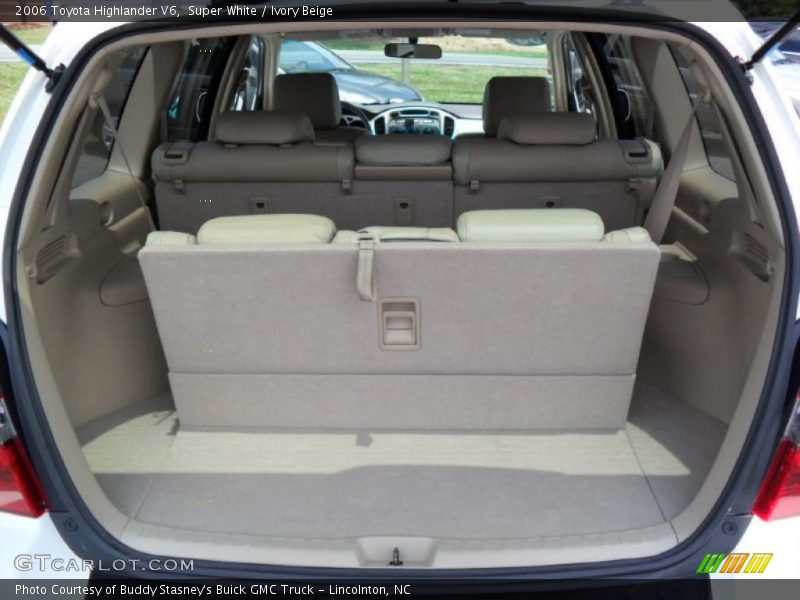 Super White / Ivory Beige 2006 Toyota Highlander V6