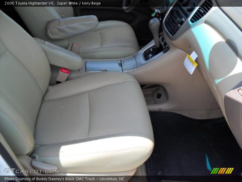 Super White / Ivory Beige 2006 Toyota Highlander V6