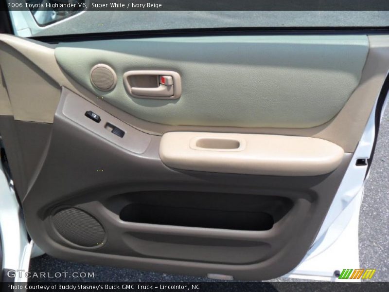 Super White / Ivory Beige 2006 Toyota Highlander V6