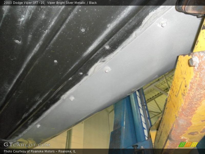 Viper Bright Silver Metallic / Black 2003 Dodge Viper SRT-10