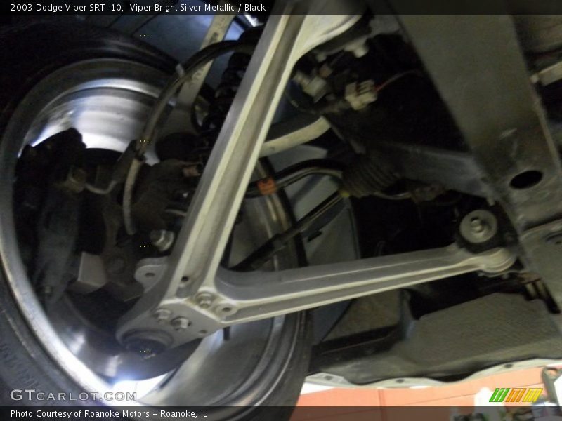 Viper Bright Silver Metallic / Black 2003 Dodge Viper SRT-10