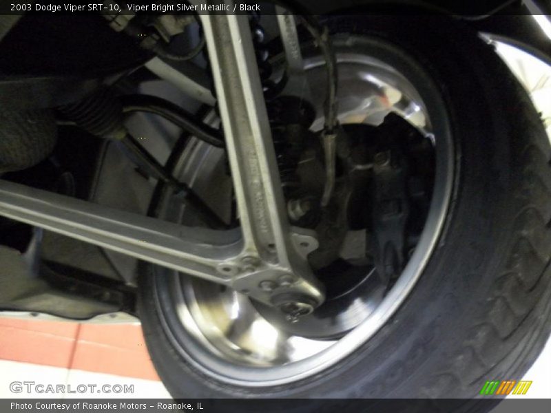 Viper Bright Silver Metallic / Black 2003 Dodge Viper SRT-10