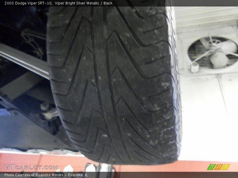 Viper Bright Silver Metallic / Black 2003 Dodge Viper SRT-10