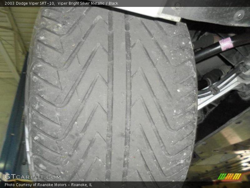 Viper Bright Silver Metallic / Black 2003 Dodge Viper SRT-10