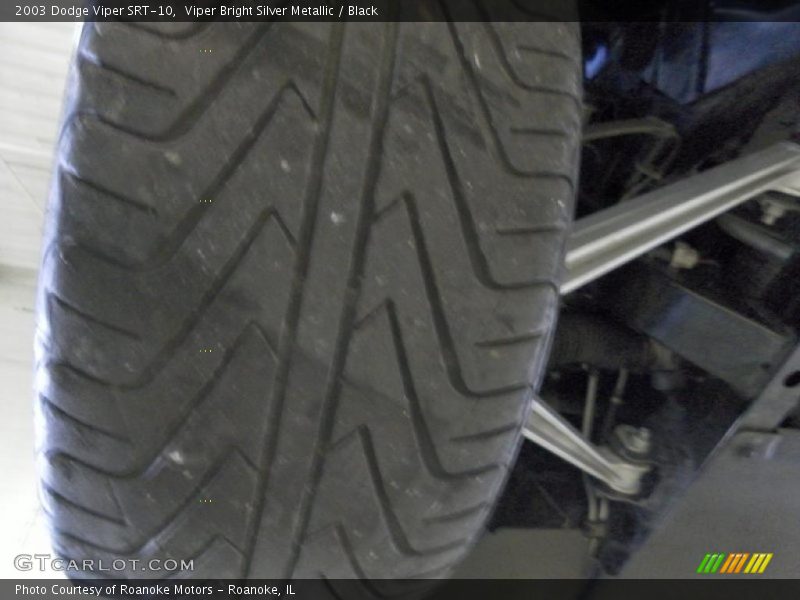 Viper Bright Silver Metallic / Black 2003 Dodge Viper SRT-10