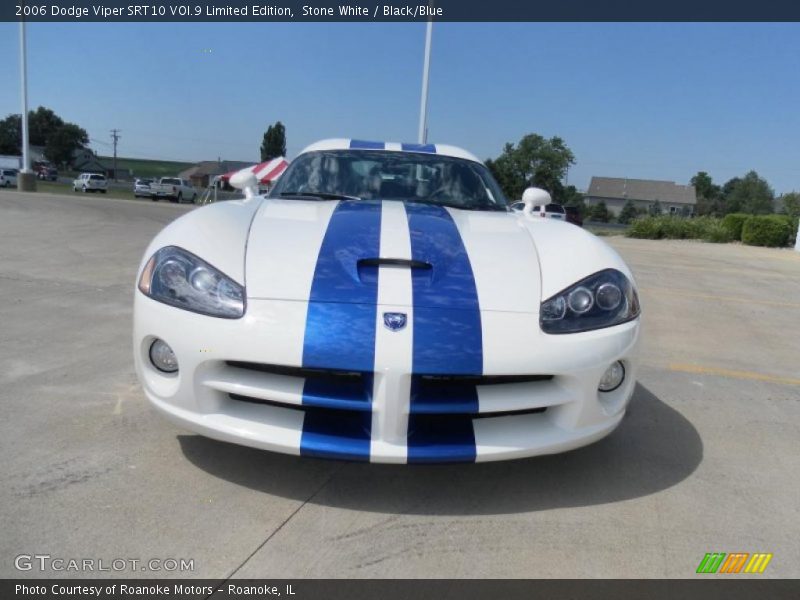 Stone White / Black/Blue 2006 Dodge Viper SRT10 VOI.9 Limited Edition