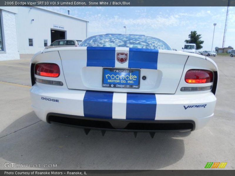 Stone White / Black/Blue 2006 Dodge Viper SRT10 VOI.9 Limited Edition