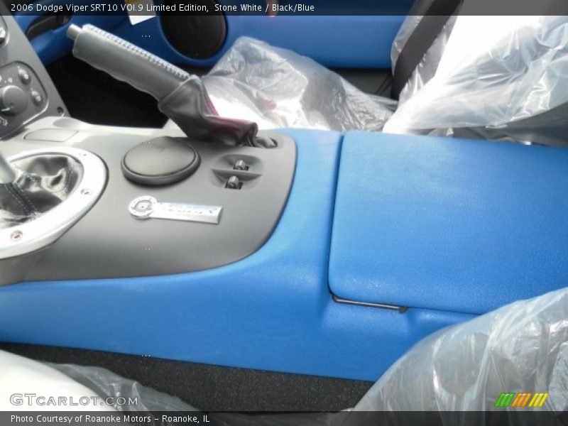 Stone White / Black/Blue 2006 Dodge Viper SRT10 VOI.9 Limited Edition