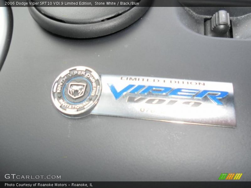Stone White / Black/Blue 2006 Dodge Viper SRT10 VOI.9 Limited Edition