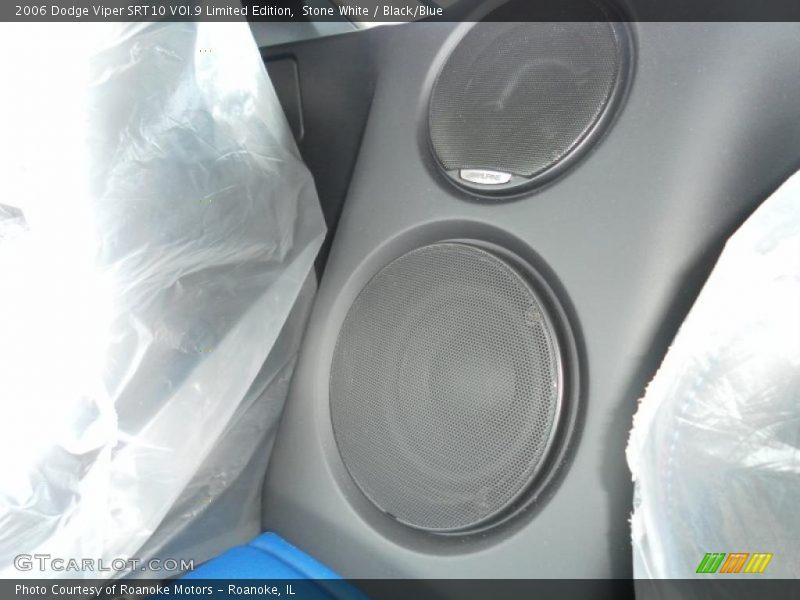 Stone White / Black/Blue 2006 Dodge Viper SRT10 VOI.9 Limited Edition