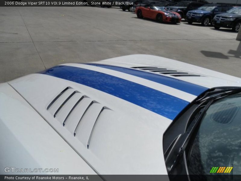 Stone White / Black/Blue 2006 Dodge Viper SRT10 VOI.9 Limited Edition