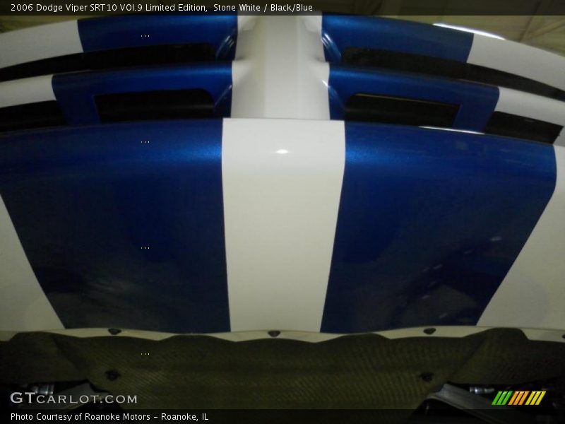 Stone White / Black/Blue 2006 Dodge Viper SRT10 VOI.9 Limited Edition