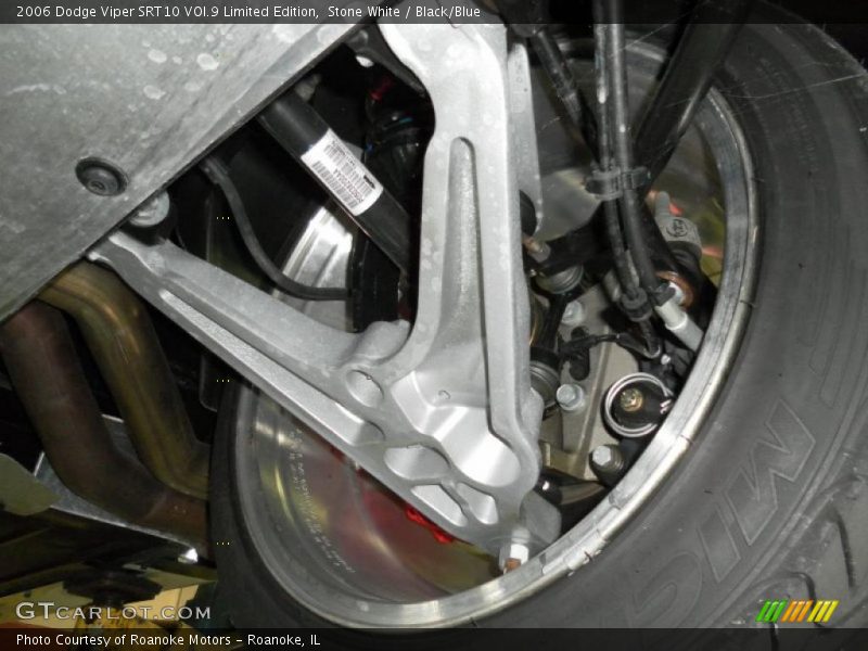 Stone White / Black/Blue 2006 Dodge Viper SRT10 VOI.9 Limited Edition