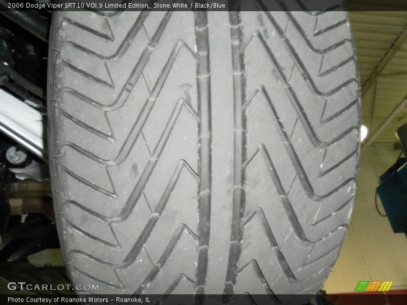 Stone White / Black/Blue 2006 Dodge Viper SRT10 VOI.9 Limited Edition