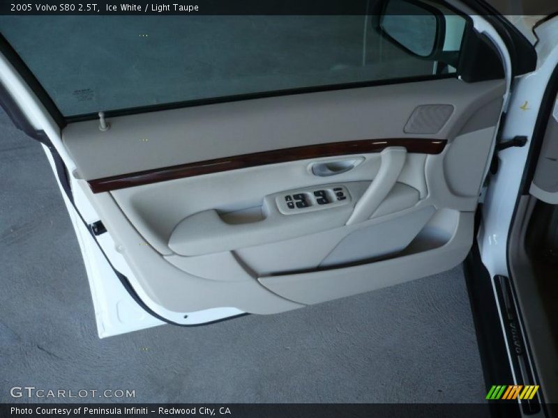 Ice White / Light Taupe 2005 Volvo S80 2.5T