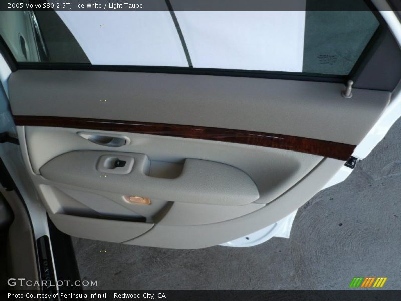 Ice White / Light Taupe 2005 Volvo S80 2.5T