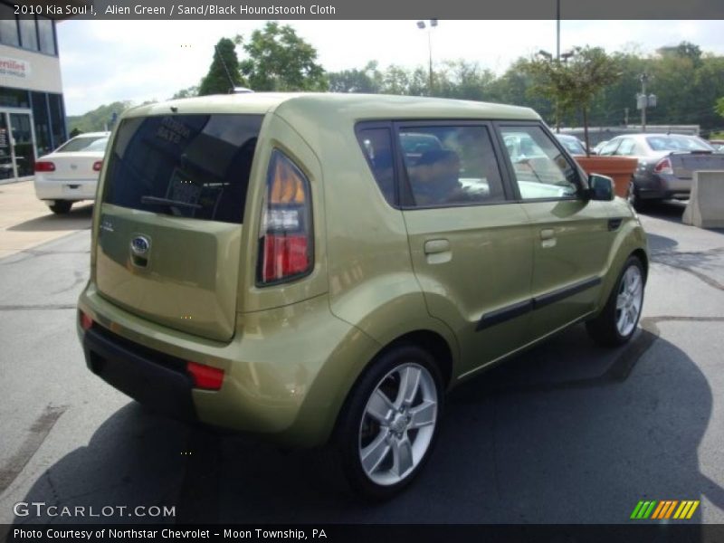 Alien Green / Sand/Black Houndstooth Cloth 2010 Kia Soul !