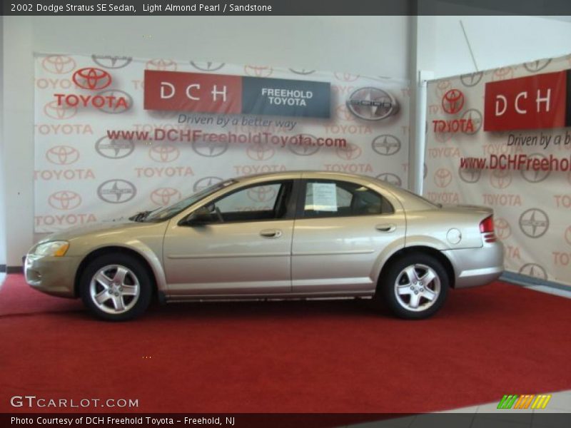 Light Almond Pearl / Sandstone 2002 Dodge Stratus SE Sedan