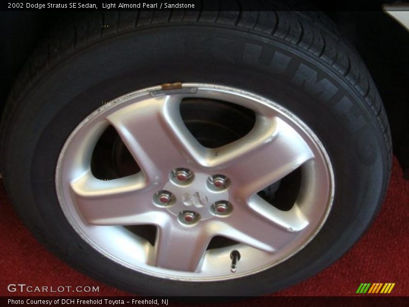 Light Almond Pearl / Sandstone 2002 Dodge Stratus SE Sedan