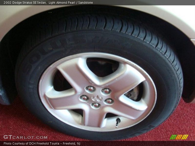 Light Almond Pearl / Sandstone 2002 Dodge Stratus SE Sedan