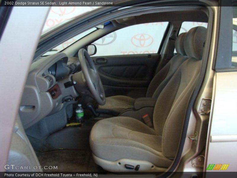 Light Almond Pearl / Sandstone 2002 Dodge Stratus SE Sedan