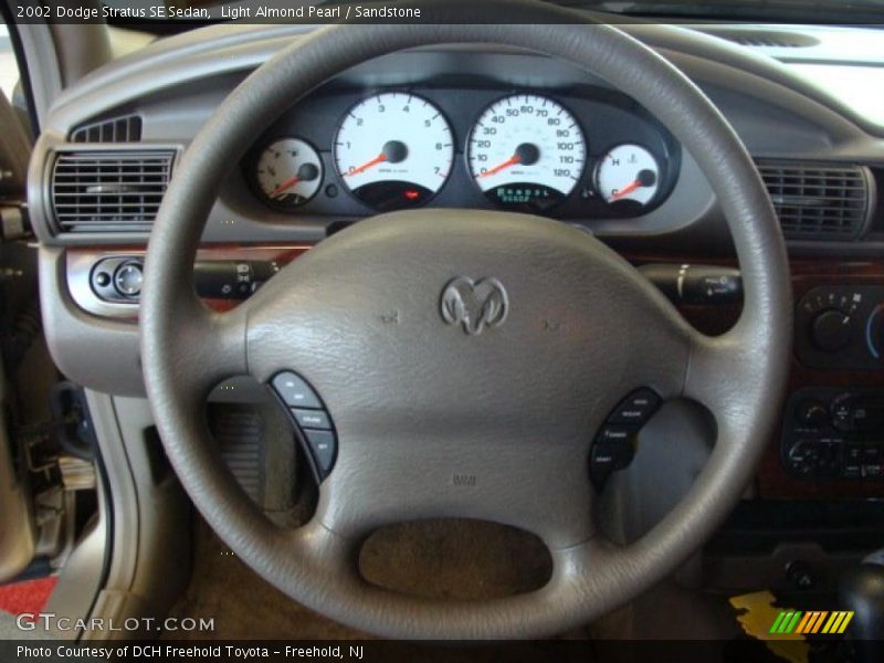 Light Almond Pearl / Sandstone 2002 Dodge Stratus SE Sedan