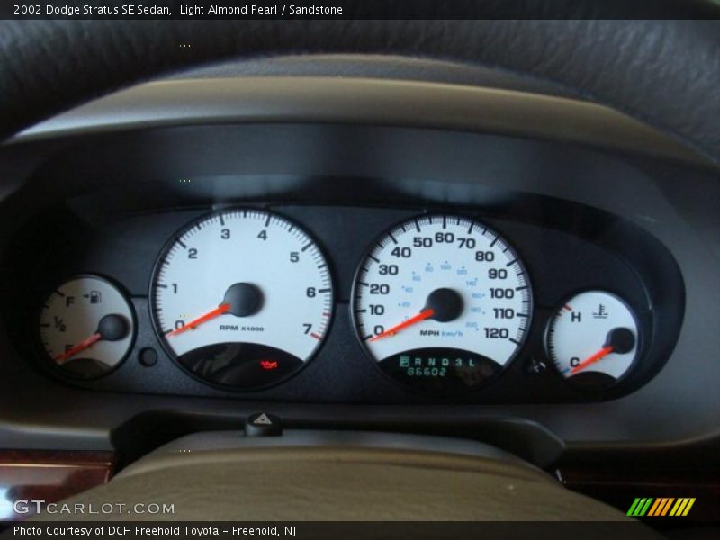 Light Almond Pearl / Sandstone 2002 Dodge Stratus SE Sedan