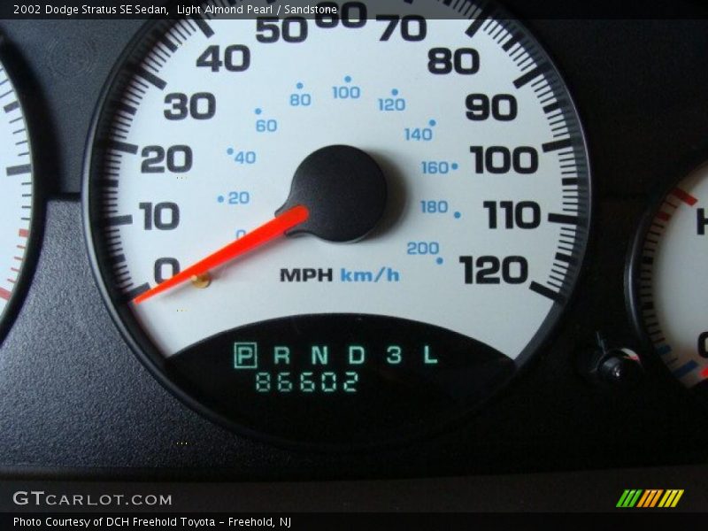 Light Almond Pearl / Sandstone 2002 Dodge Stratus SE Sedan