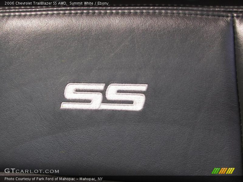 Summit White / Ebony 2006 Chevrolet TrailBlazer SS AWD