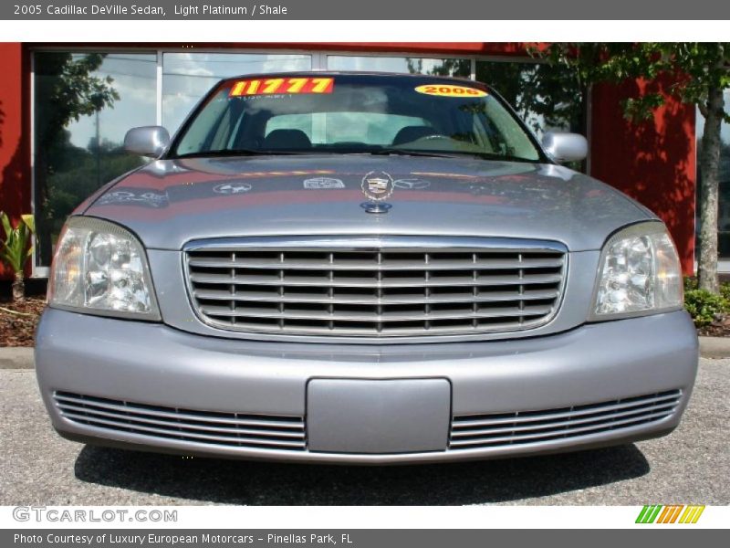 Light Platinum / Shale 2005 Cadillac DeVille Sedan