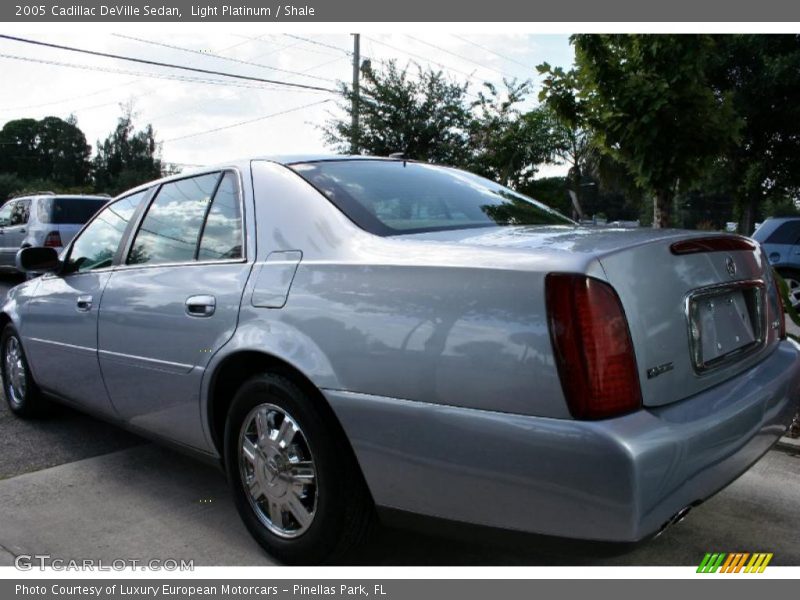 Light Platinum / Shale 2005 Cadillac DeVille Sedan