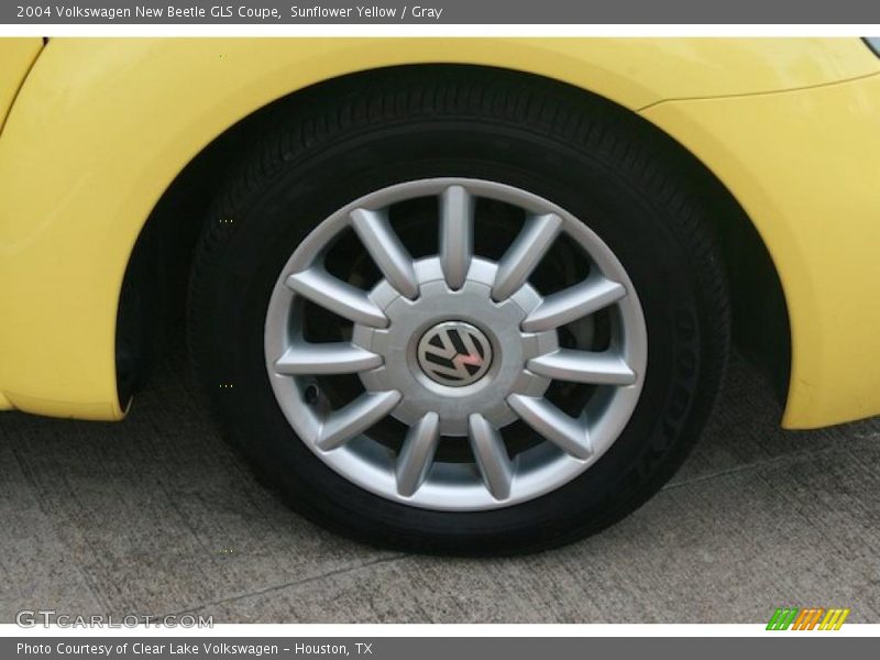 Sunflower Yellow / Gray 2004 Volkswagen New Beetle GLS Coupe