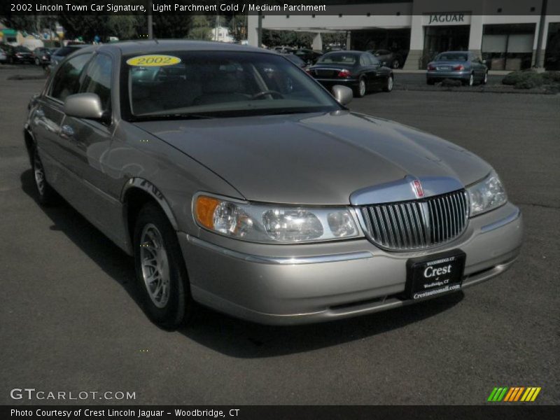 Light Parchment Gold / Medium Parchment 2002 Lincoln Town Car Signature