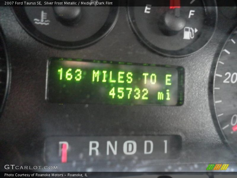 Silver Frost Metallic / Medium/Dark Flint 2007 Ford Taurus SE