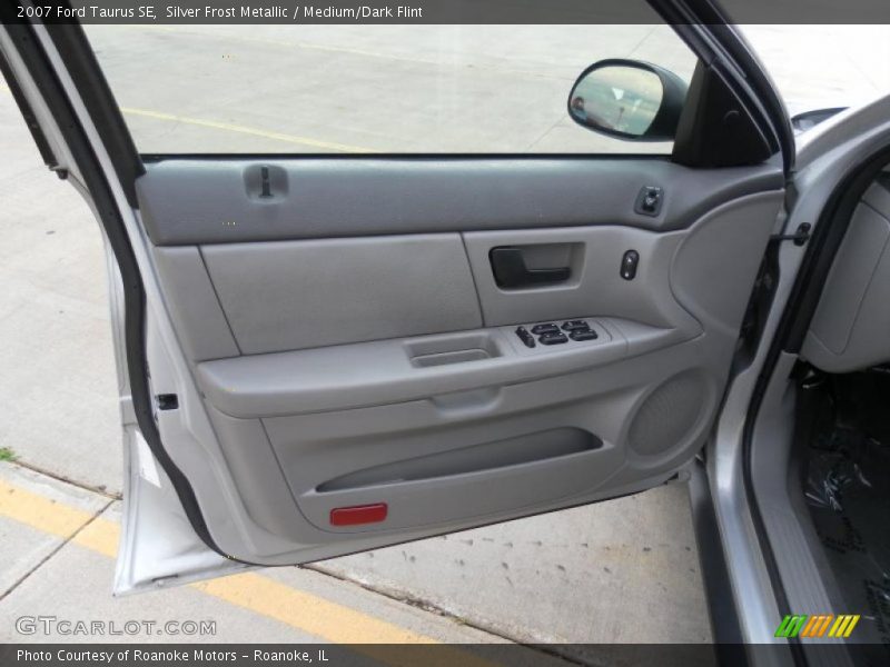 Silver Frost Metallic / Medium/Dark Flint 2007 Ford Taurus SE