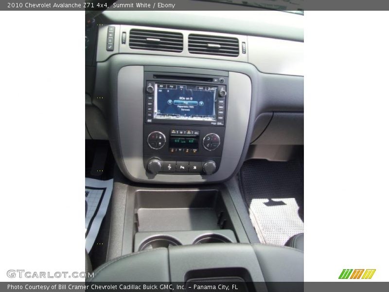 Summit White / Ebony 2010 Chevrolet Avalanche Z71 4x4